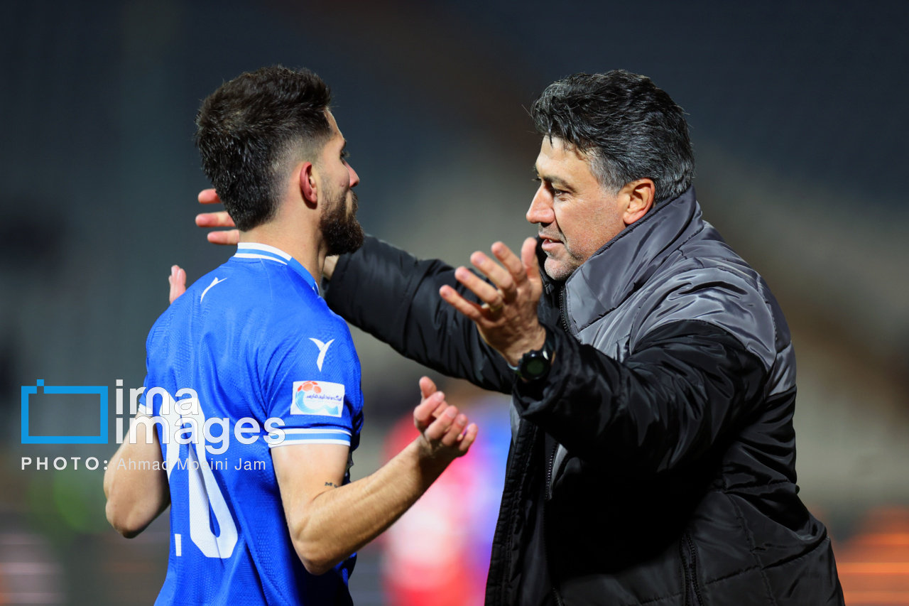 لیگ برتر فوتبال - استقلال و نساجی