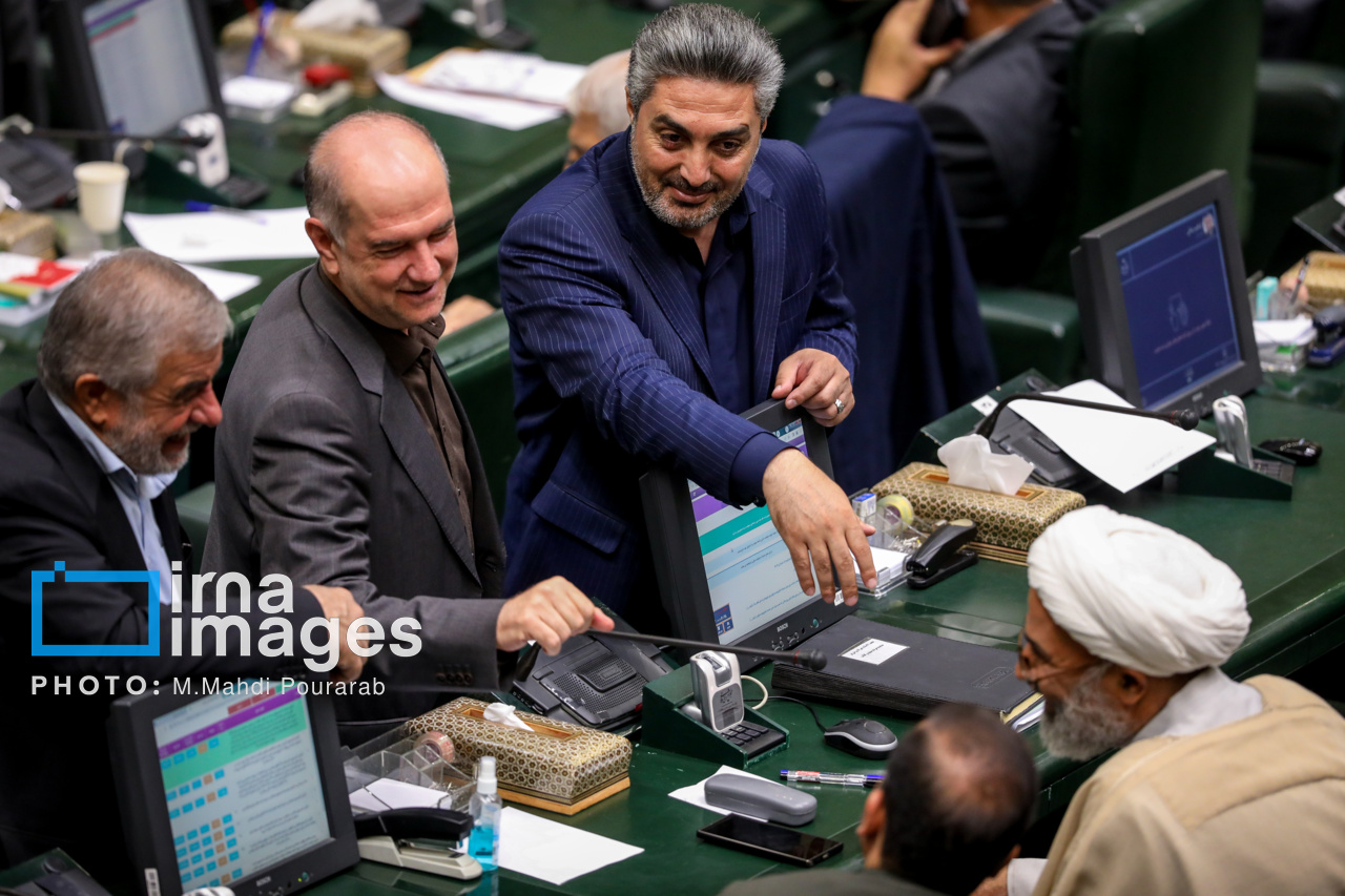 جلسه علنی مجلس با حضور فرزین