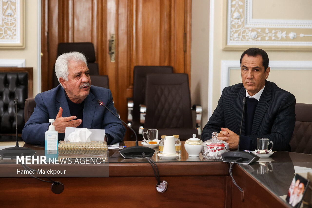 دیدار اعضای دو کانون بازنشستگی کارگری با قالیباف 