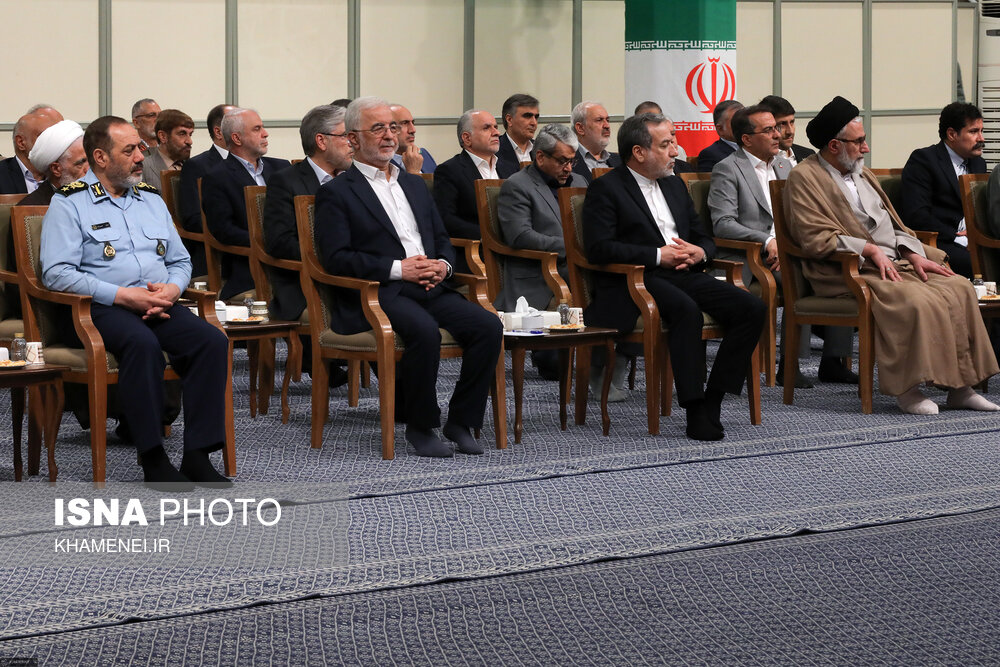 دیدار رئیس‌جمهور و اعضای هیئت دولت با رهبر انقلاب