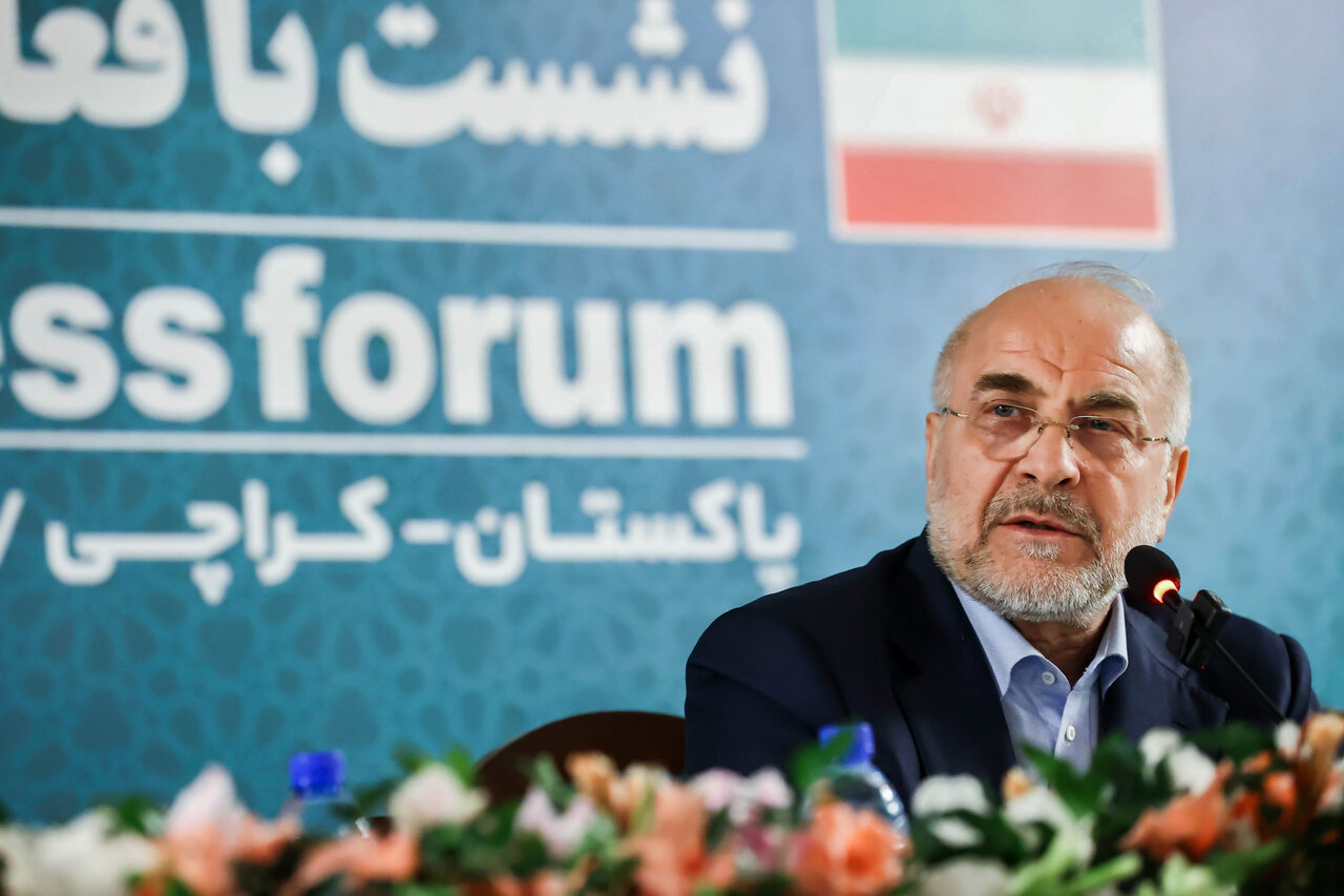 نشست قالیباف با فعالان اقتصادی پاکستان و ایران