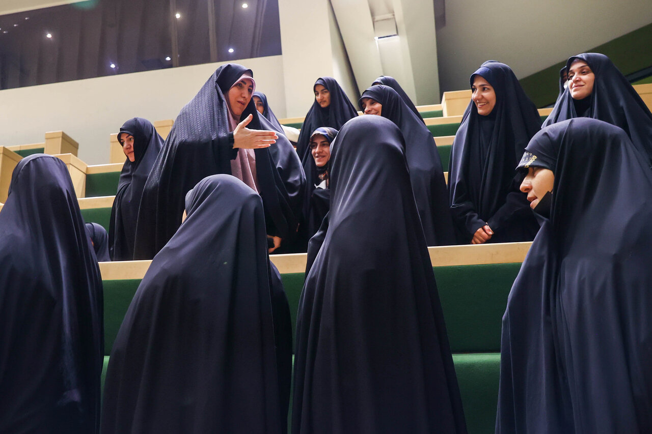 نشست علنی سه‌شنبه ۱۸ آذرماه مجلس