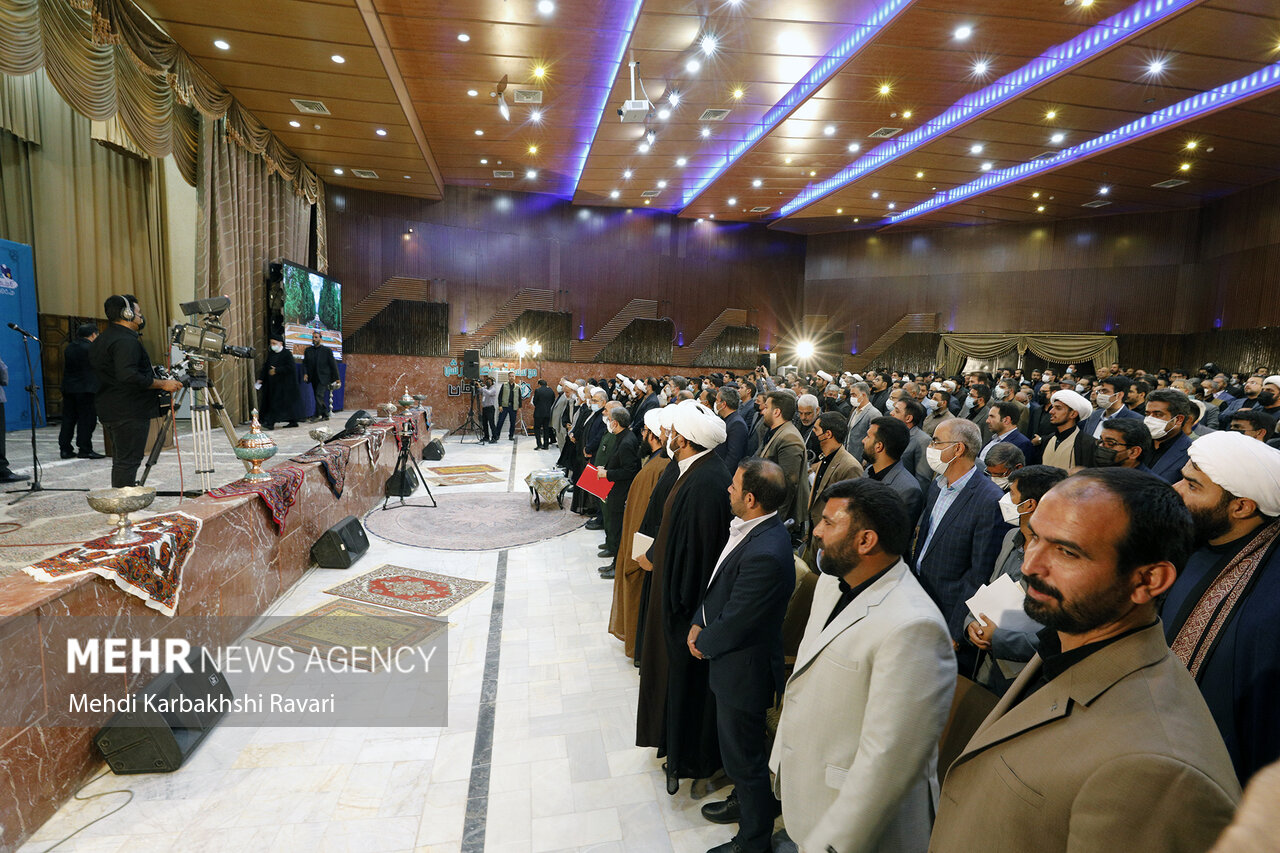 دیدار رئیس جمهور با خانواده شهدا، ایثارگران و نخبگان کرمان