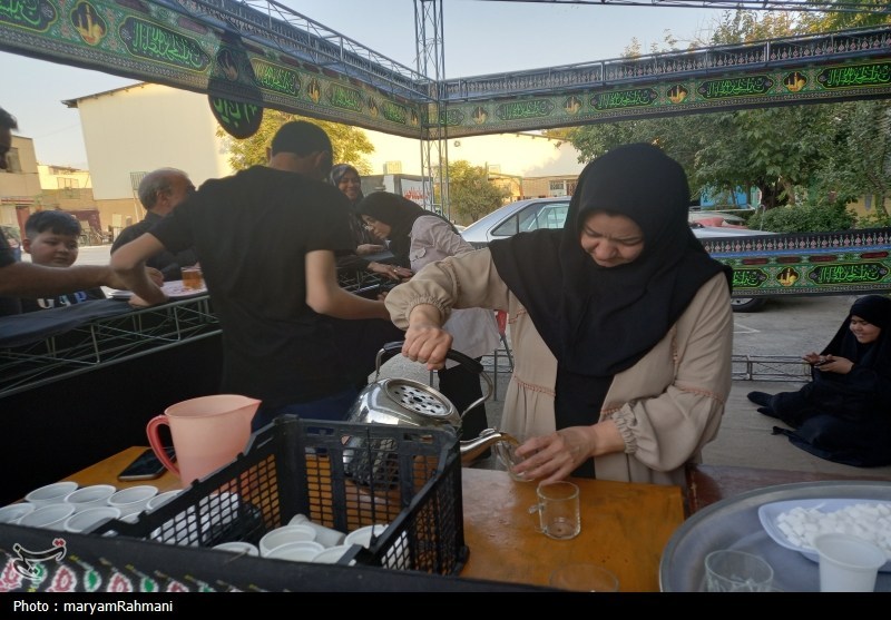 خدمت رسانی در قلب مسیر پیاده روی