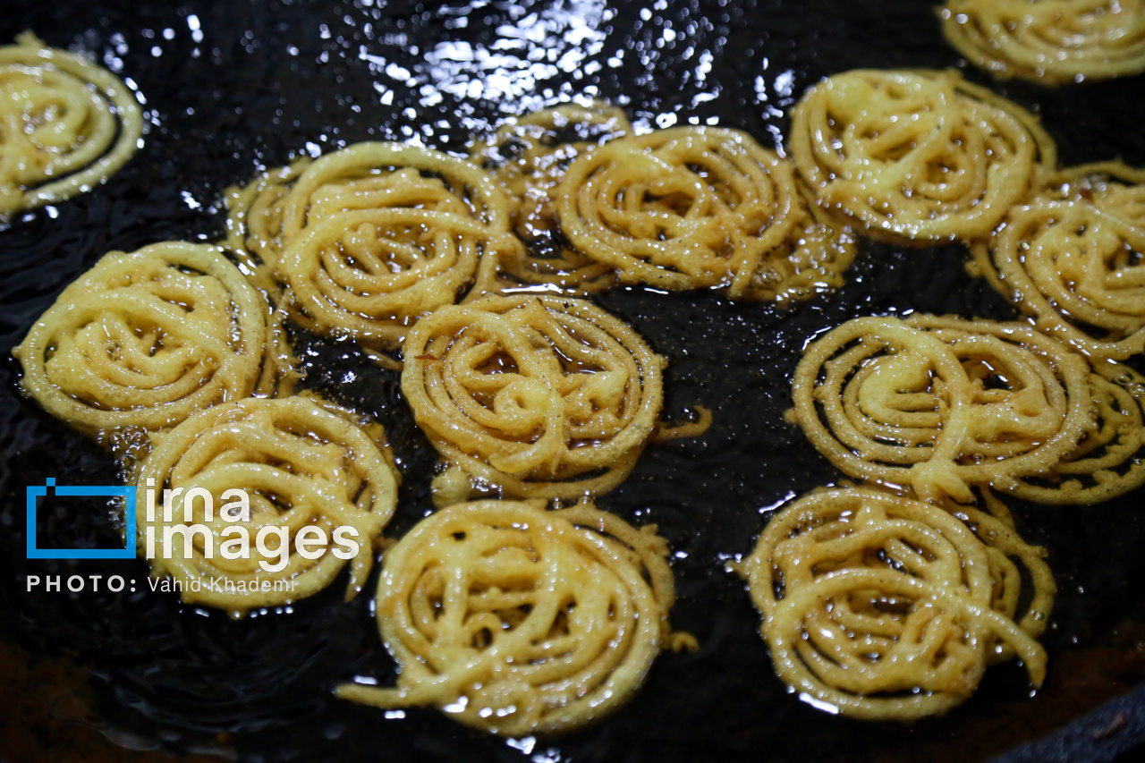 کارگاه پخت زولبیا و بامیه