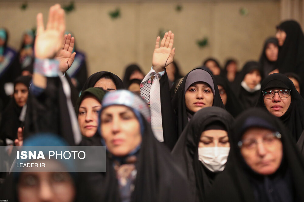  دیدار هزاران نفر از زنان و دختران با رهبر انقلاب