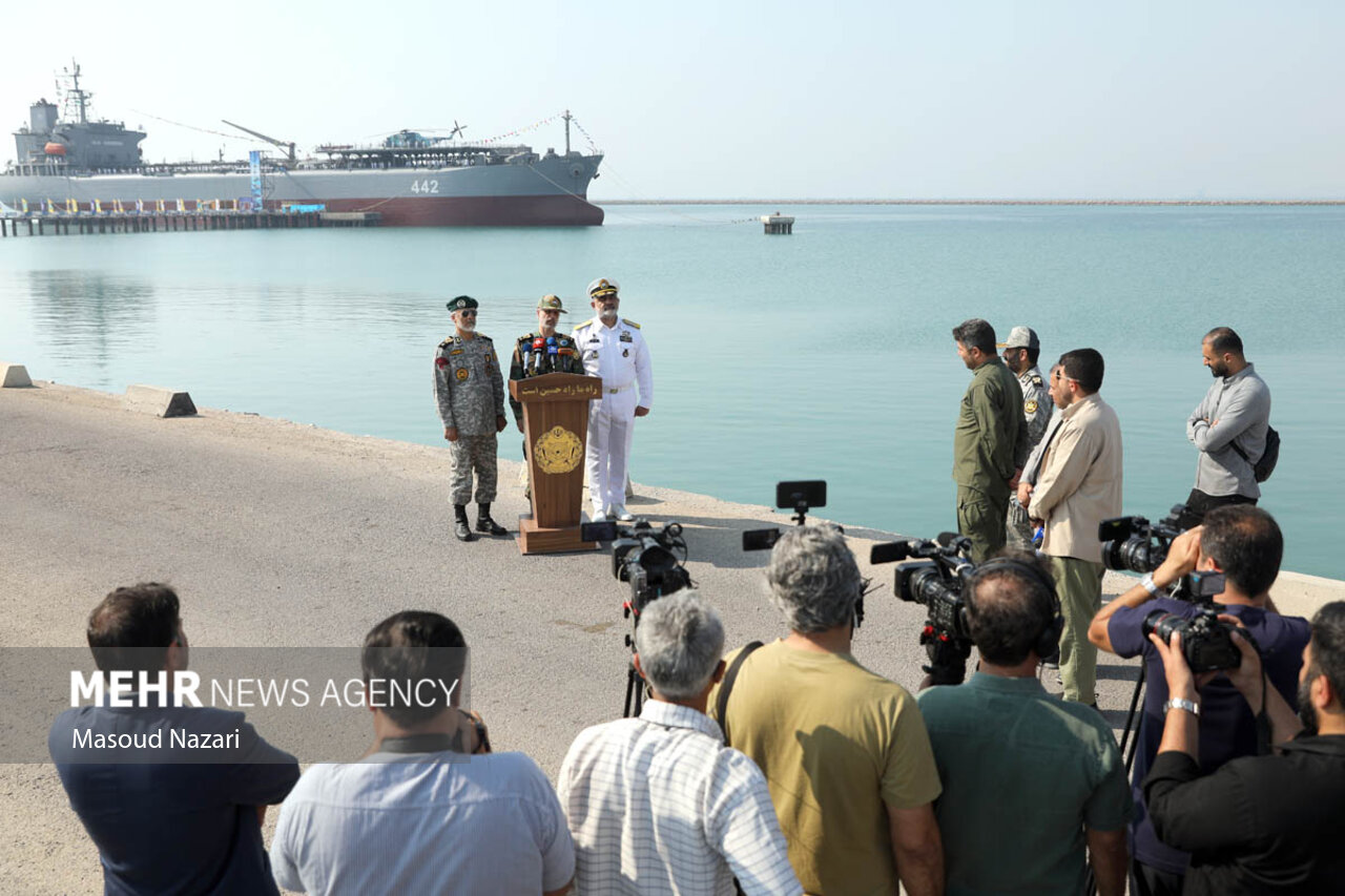 الحاق پایگاه شناوری «کردستان» و ناوشکن «سهند»