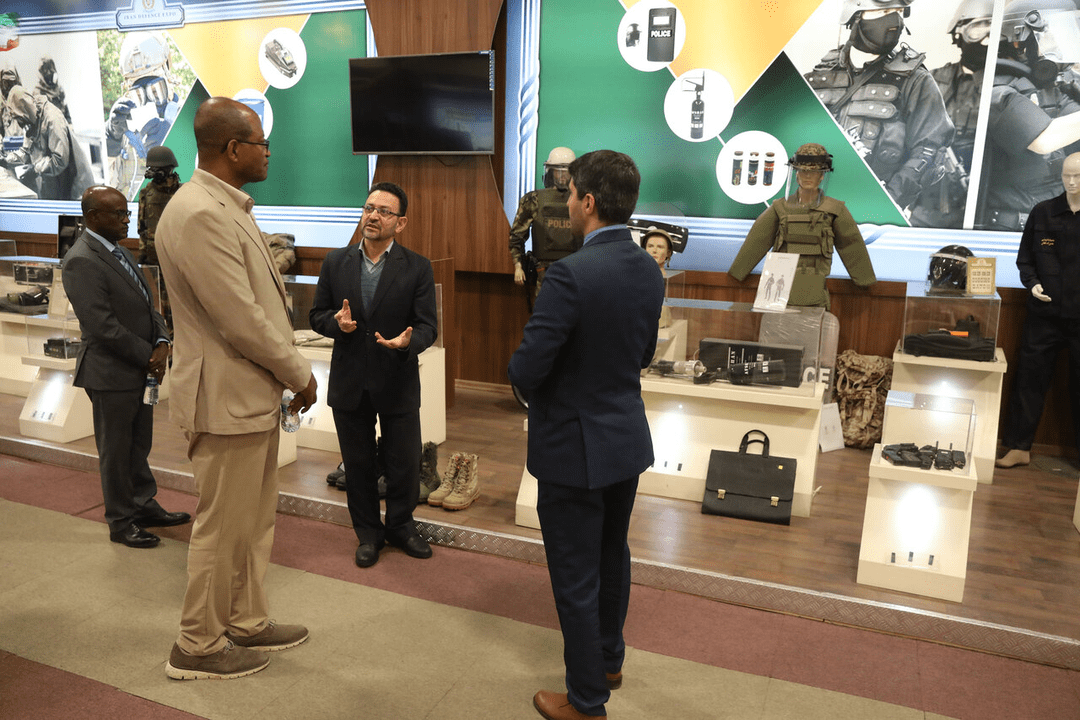 بازدید چافو از دستاوردهای دفاعی ایران