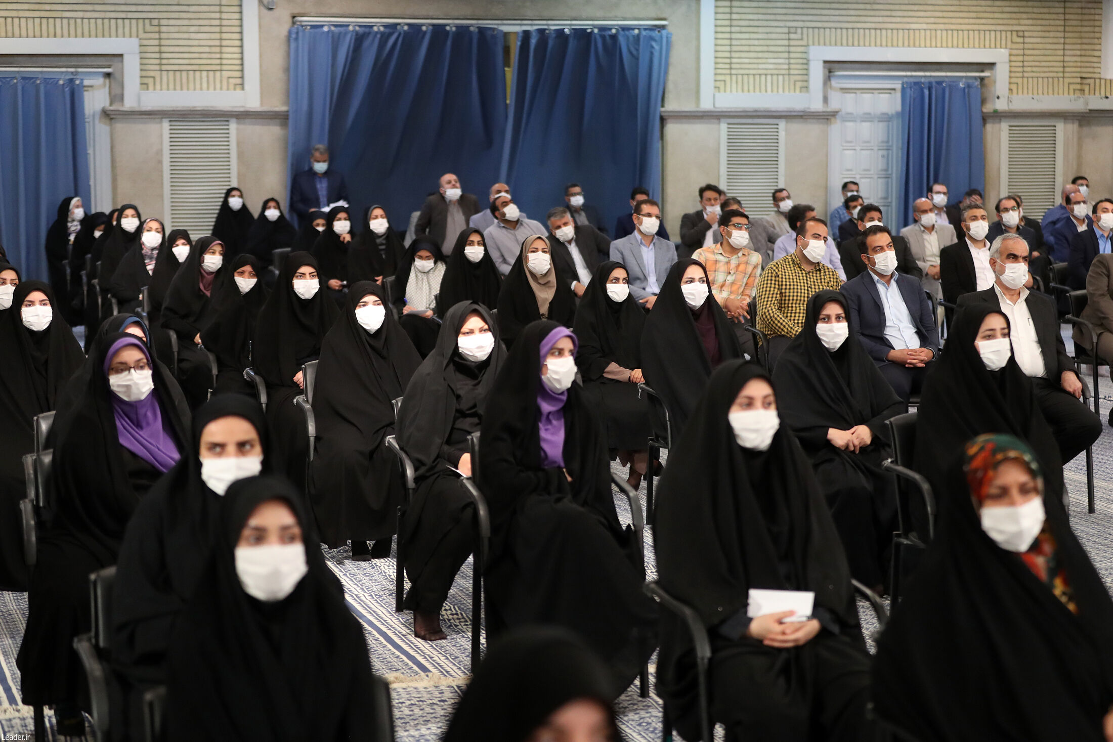 دیدار جمعی از معلمان و فرهنگیان با رهبر انقلاب