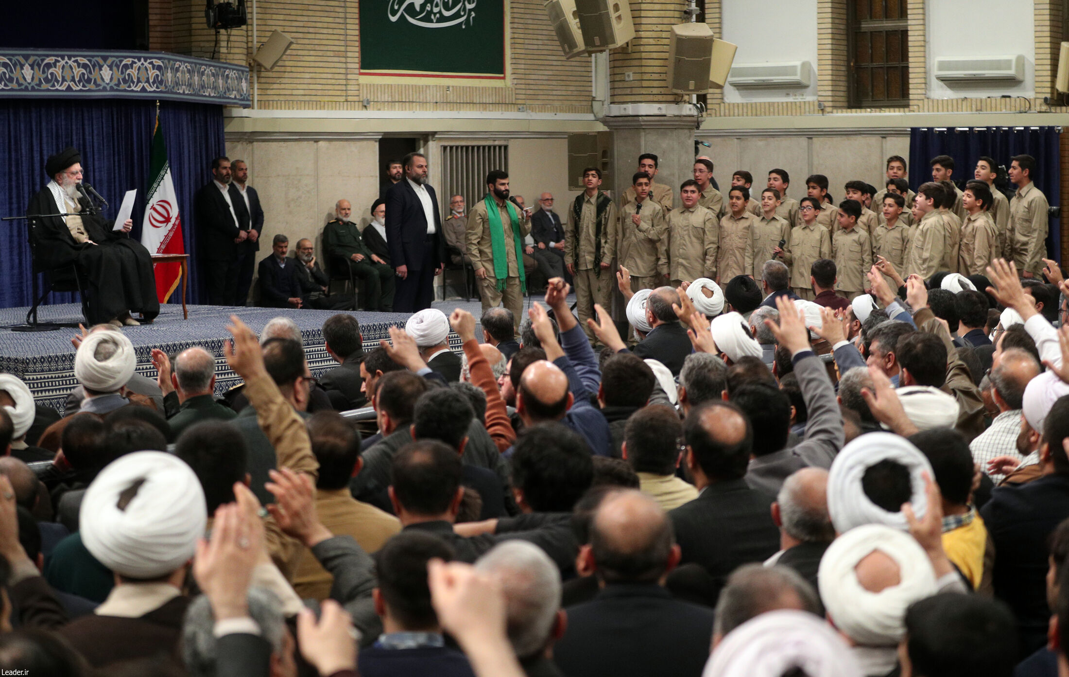  تصاویری از دیدار صبح امروز مردم قم با رهبر انقلاب