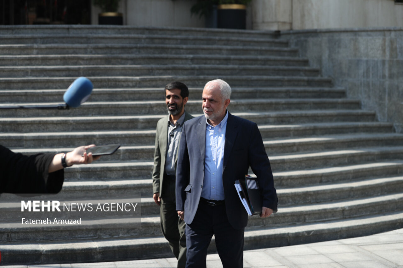 حاشیه جلسه هیئت دولت