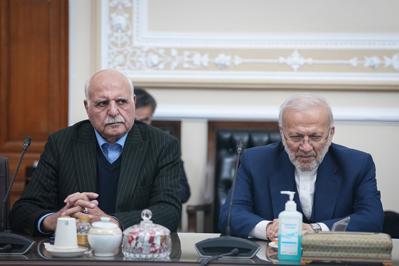 دیدار اعضای شورای هماهنگی یوم الله دهه فجر با قالیباف