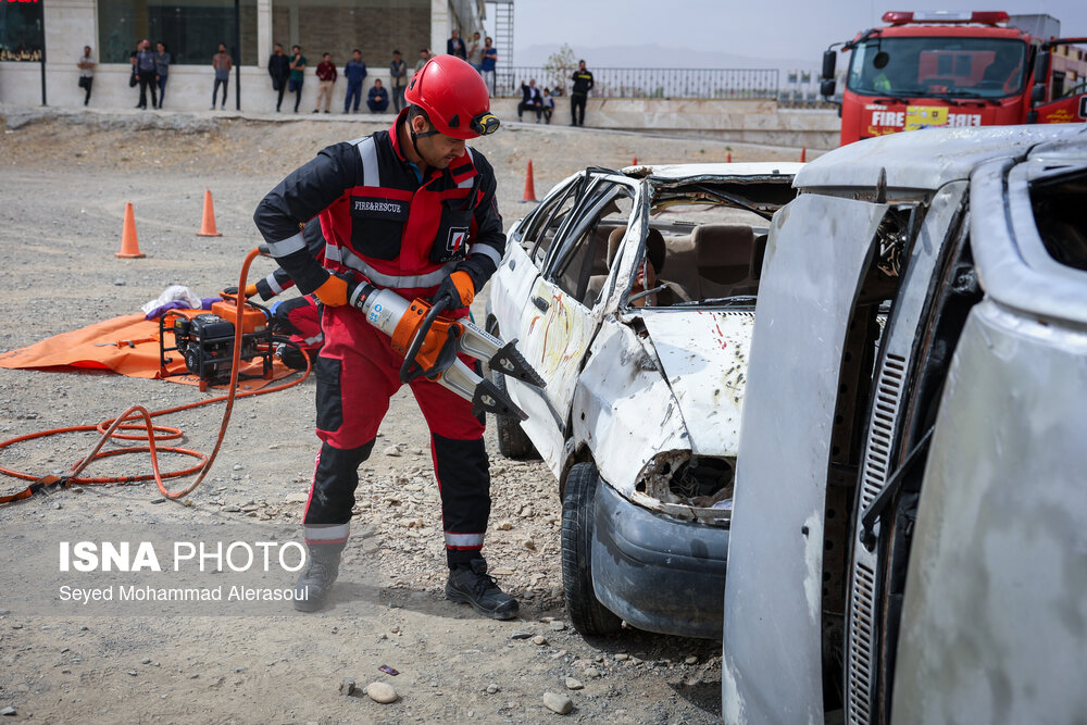 مانور آمادگی و مراسم پاسداشت آتش‌نشانی