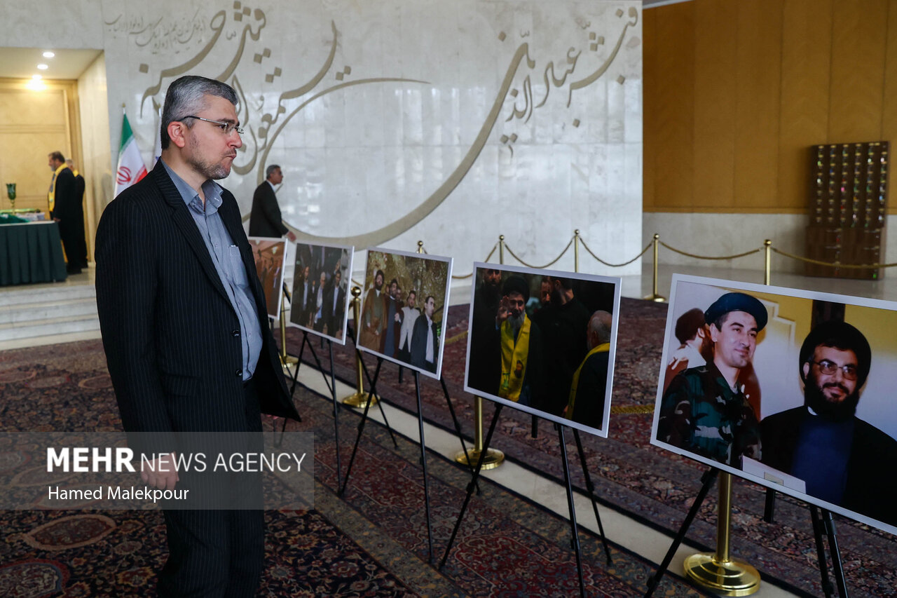 خادمان حرم حضرت عبدالعظیم در صحن مجلس