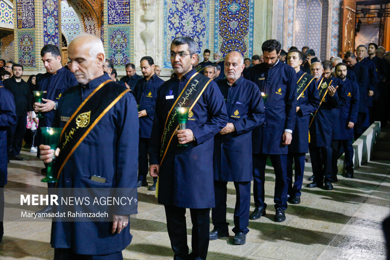 لاله گردانی در حرم شاهچراغ 