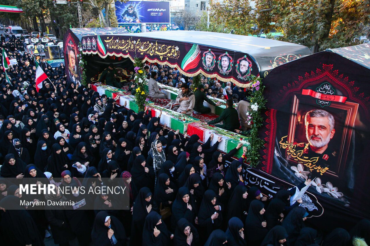 تشییع پیکر ۳۰۰ شهید گمنام دفاع مقدس در کشور