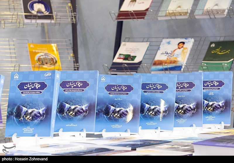 نمایشگاه هفته پژوهش سپاه پاسداران در ستاد سپاه