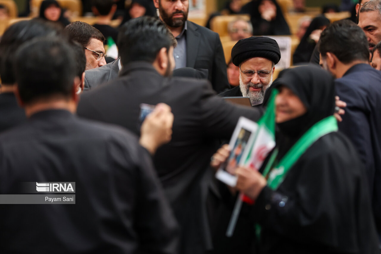 مراسم بزرگداشت شهدای مدافع حرم با حضور رئیسی