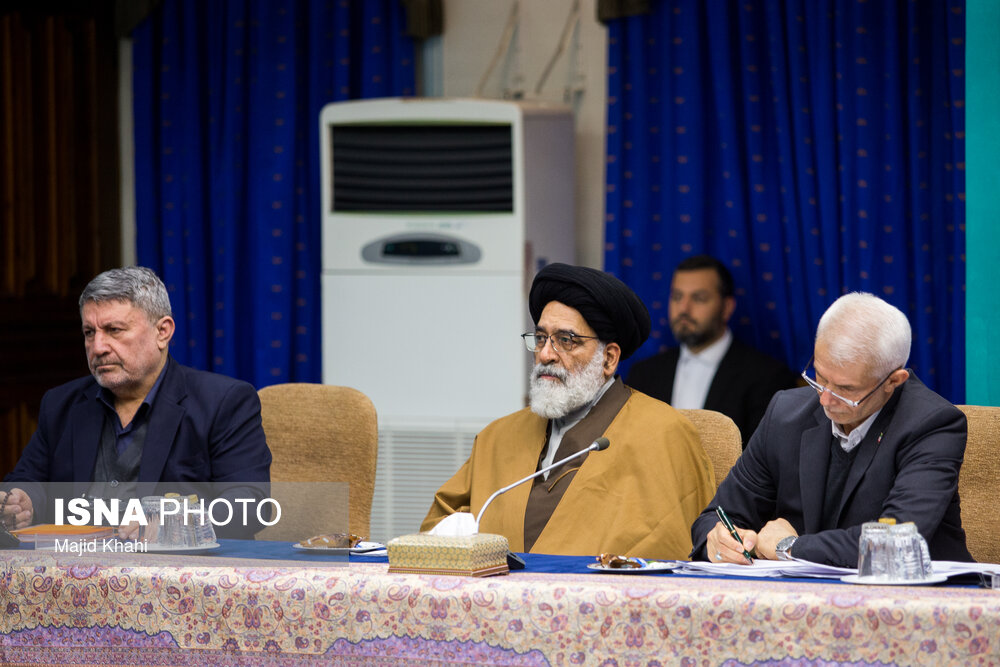 دیدار اعضای ستاد گرامیداشت دهه فجر با رئیس جمهور