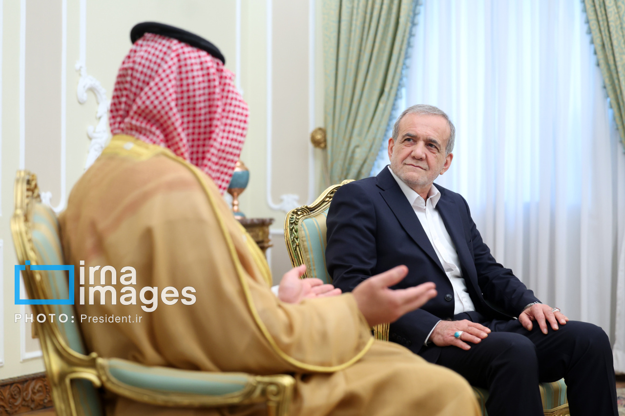 دیدار وزیر دفاع عربستان با رئیس جمهور