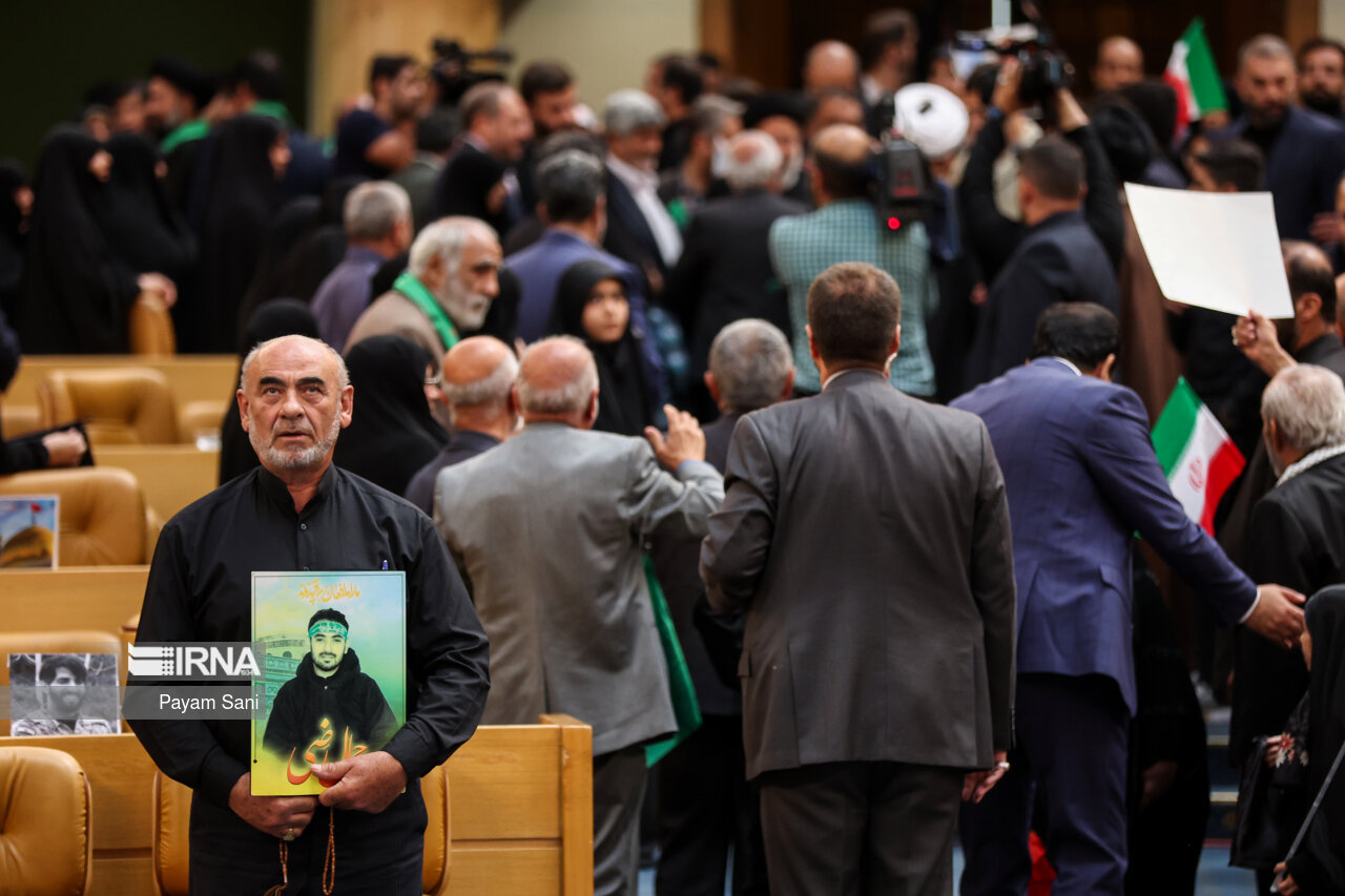 مراسم بزرگداشت شهدای مدافع حرم با حضور رئیسی