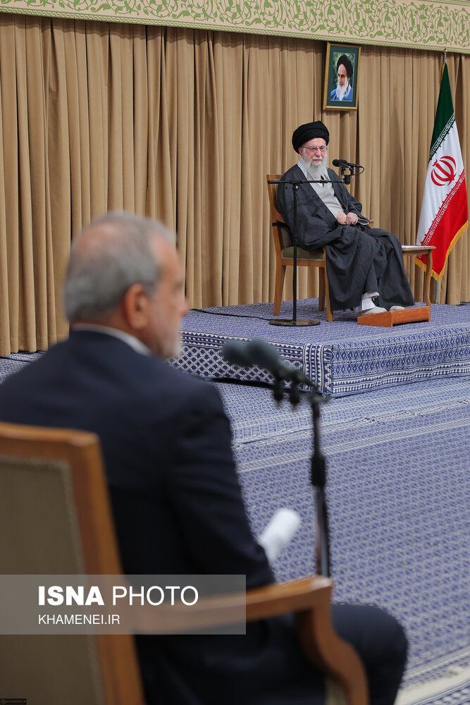 دیدار رئیس‌جمهور و اعضای هیئت دولت با رهبر انقلاب