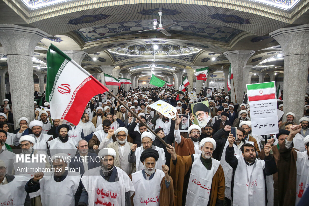 اجتماع حوزویان قم در محکومیت اهانت به قرآن و ولایت