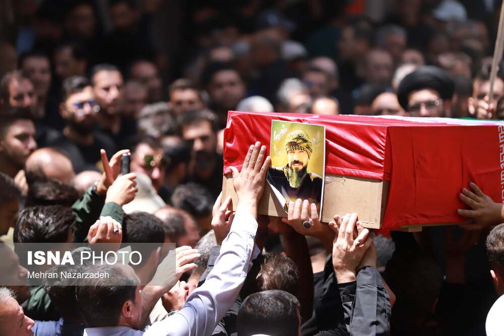 تشییع پیکر مطهر دو شهید تجاوز رژیم صهیونیستی در تبریز