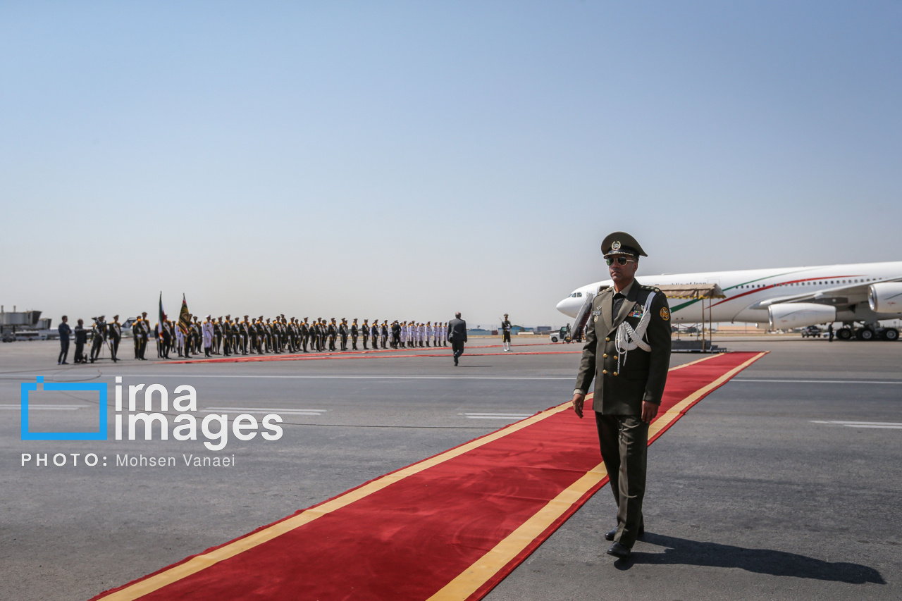 تصاویر بدرقه رئیس‌جمهور در سفر به پاکستان