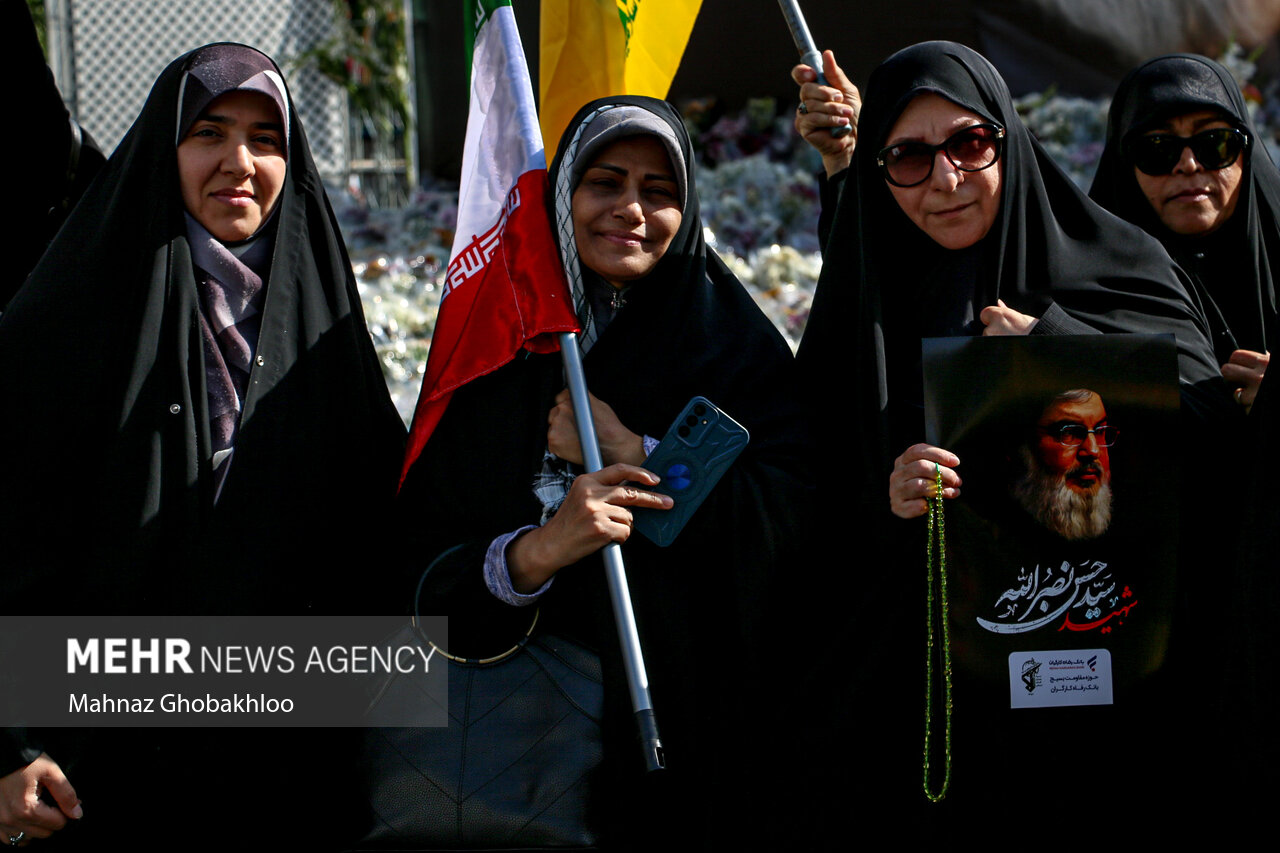 تجمع کارمندان ادارات شهر تهران در میدان فلسطین