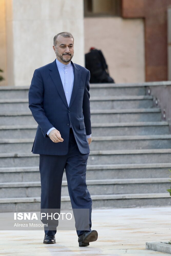 بدرقه رییس جمهور پیش از سفر به آمریکای لاتین