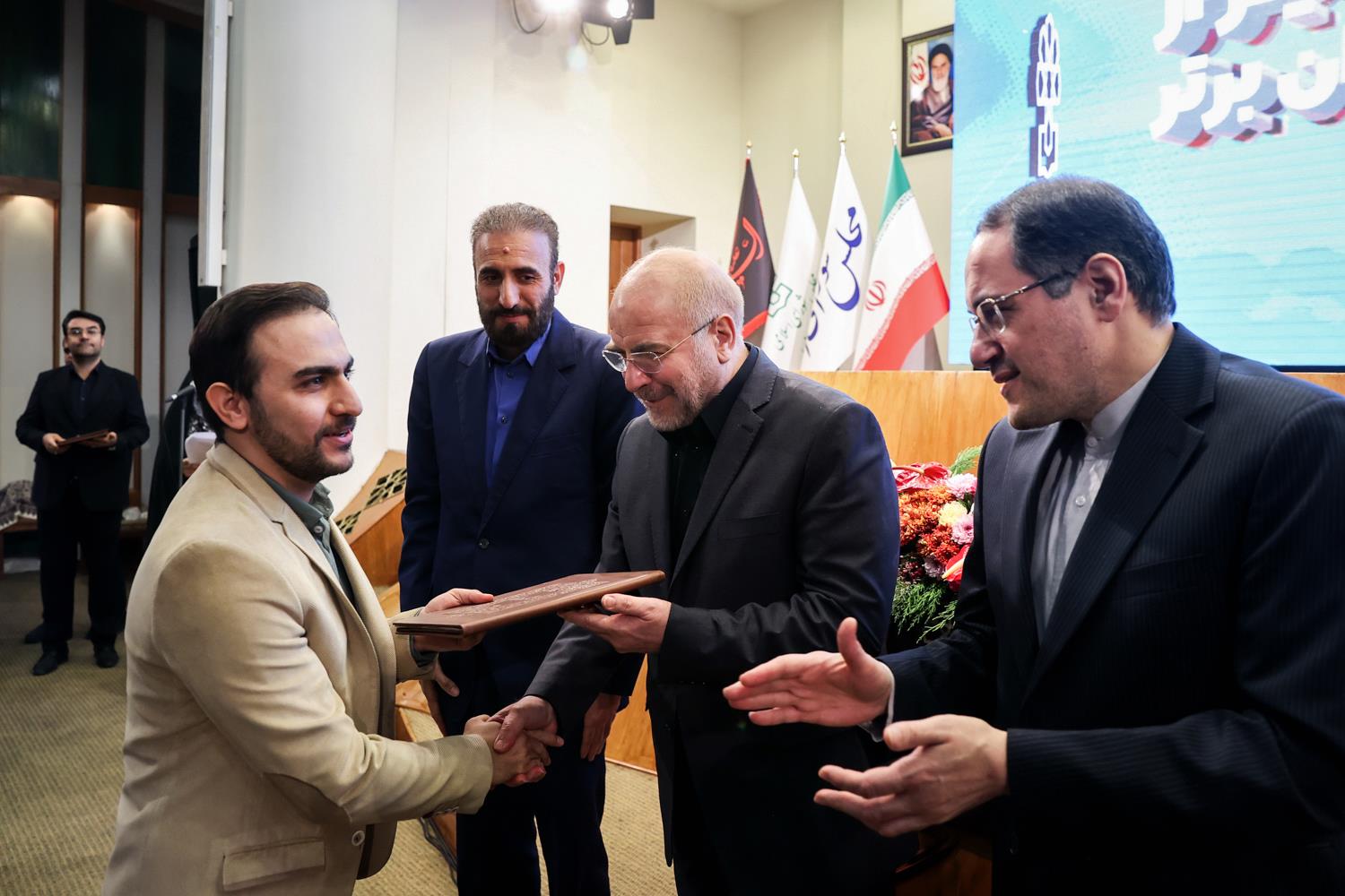 آیین تقدیر از پژوهشگران برتر مرکز پژوهش‌های مجلس با حضور قالیباف