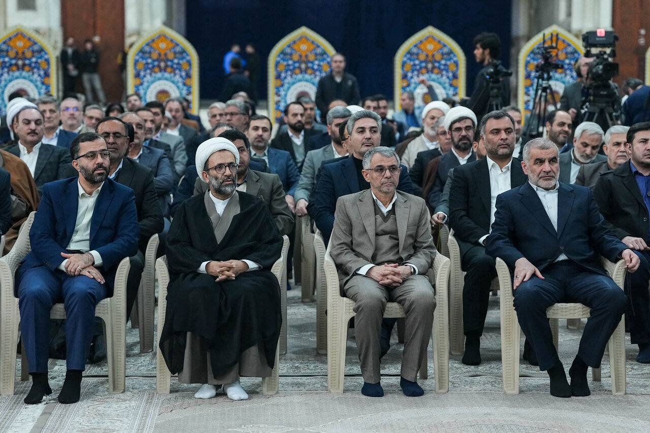 تجدید میثاق رئیس مجلس و نمایندگان با آرمان‌های امام(ره)