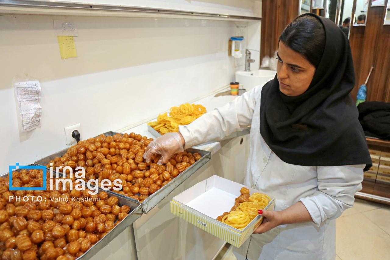 کارگاه پخت زولبیا و بامیه