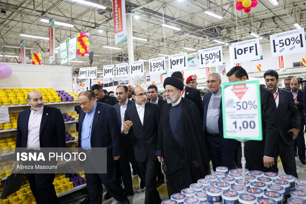  بازدید رئیس جمهور از فروشگاه مگاسیس و نمایشگاه علمی فناوری در کاراکاس