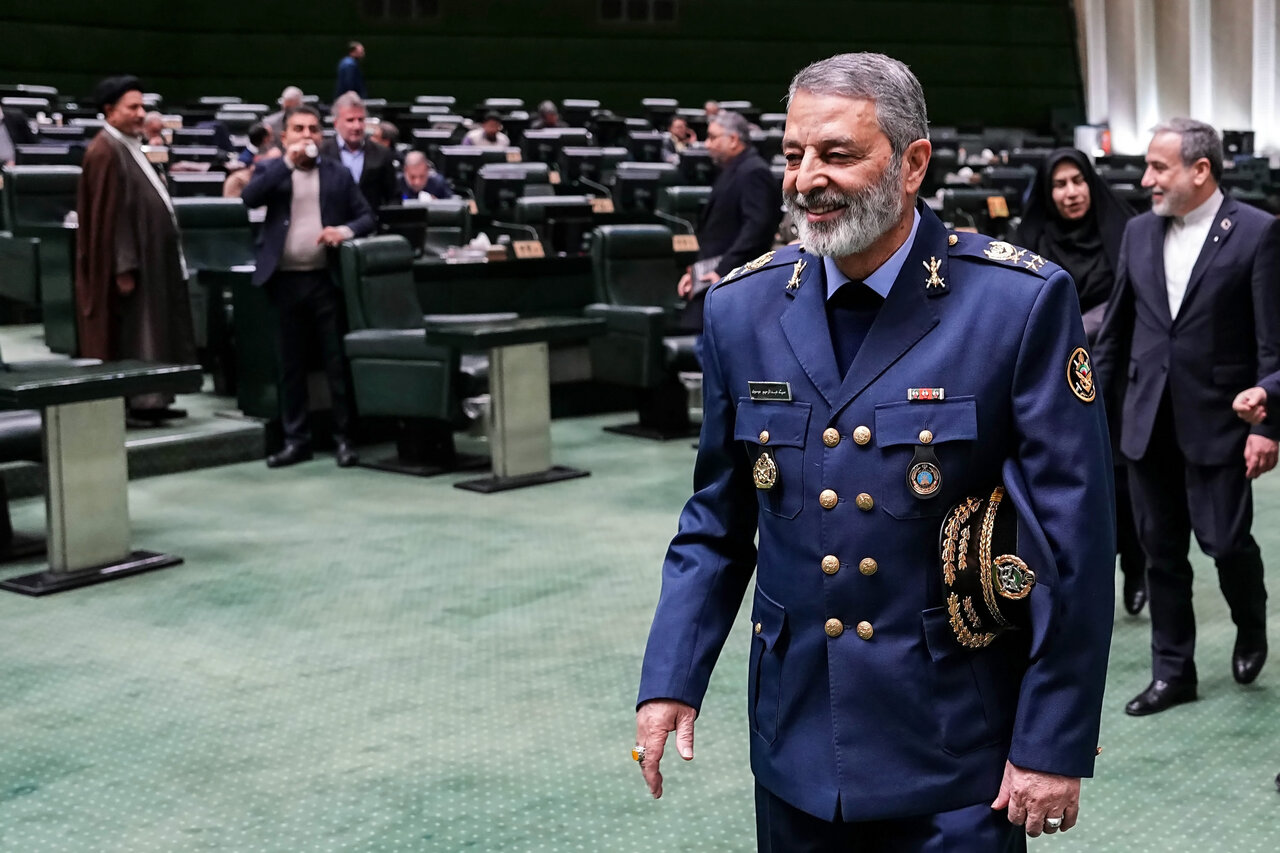 حضور امیر موسوی و عراقچی در جلسه غیرعلنی مجلس