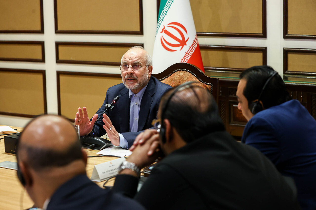 نشست اعضای فدراسیون اتاق‌های بازرگانی پاکستان با  قالیباف 