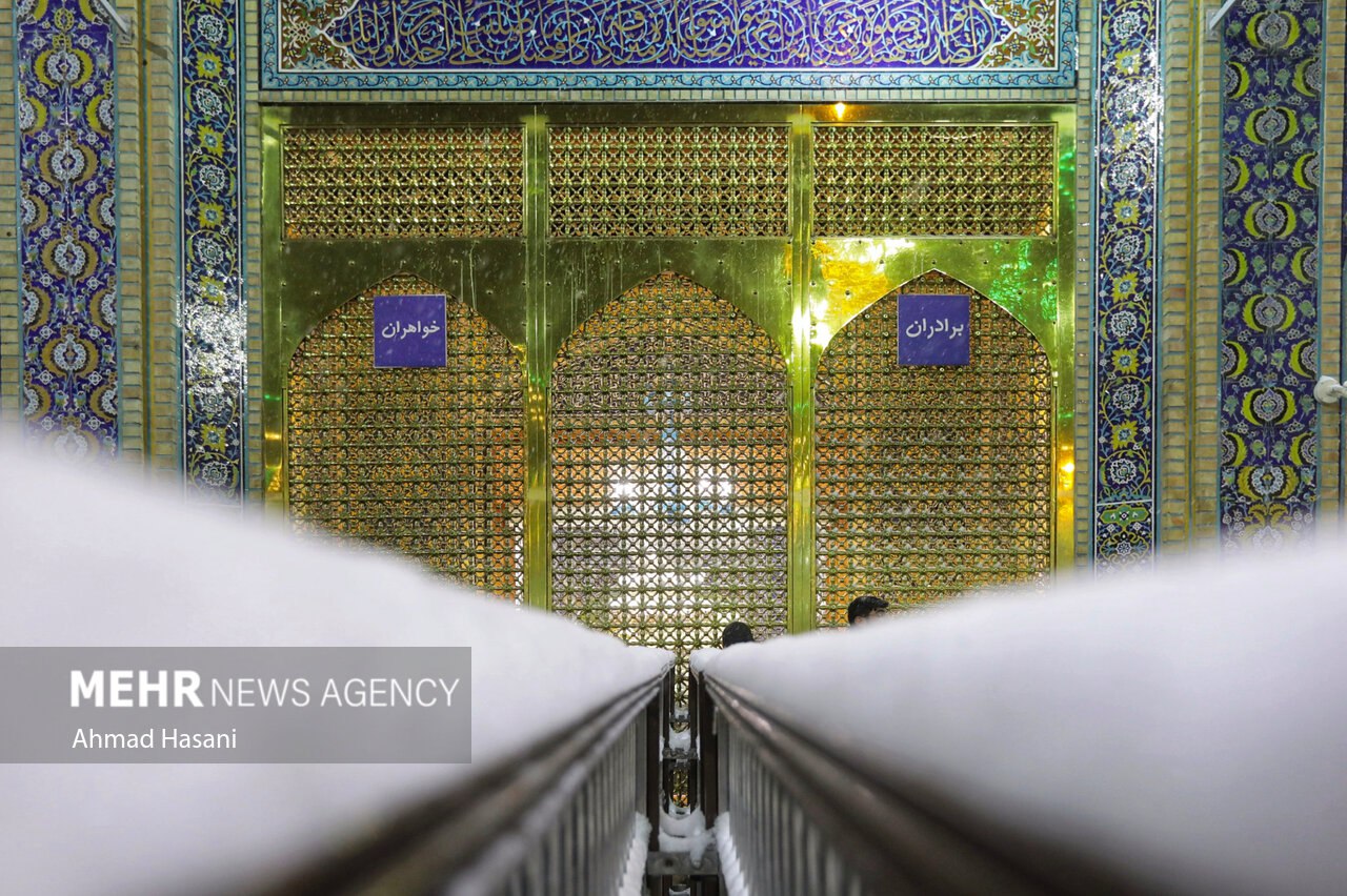 شب برفی حرم امام رضا (ع)