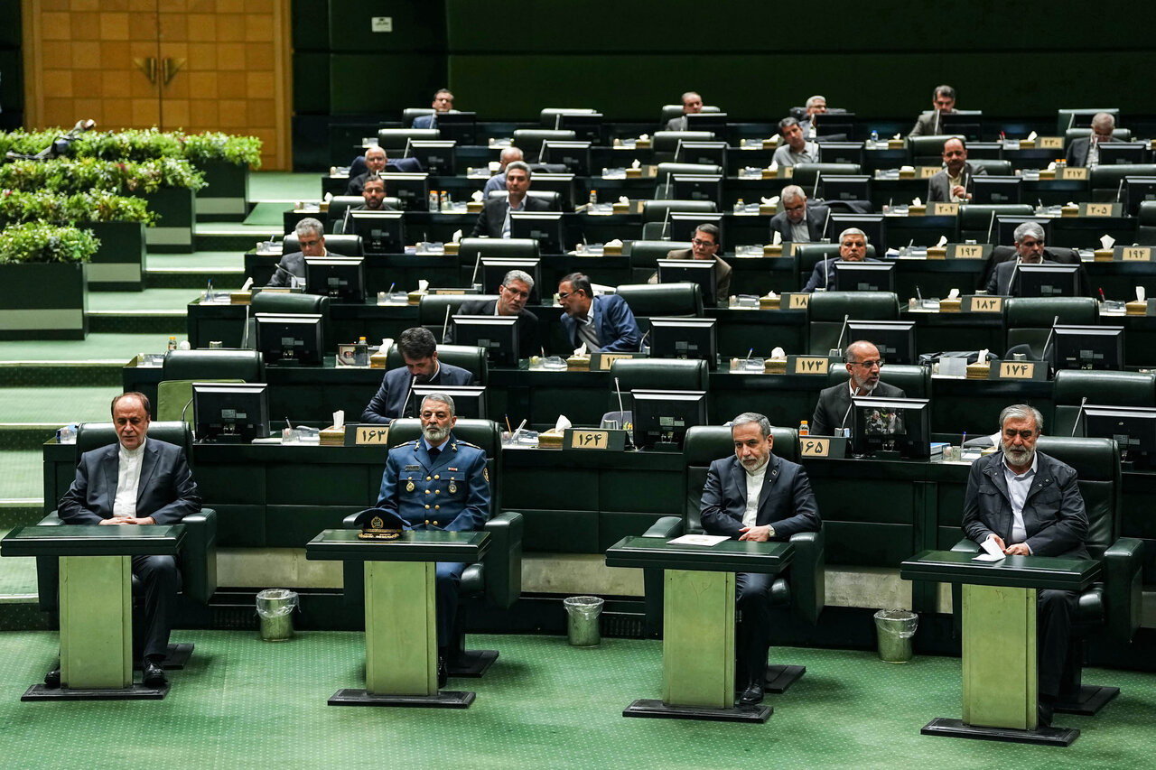 حضور امیر موسوی و عراقچی در جلسه غیرعلنی مجلس