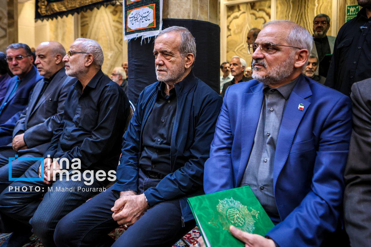 قالیباف و پزشکیان در مجلس ترحیم احمد توکلی