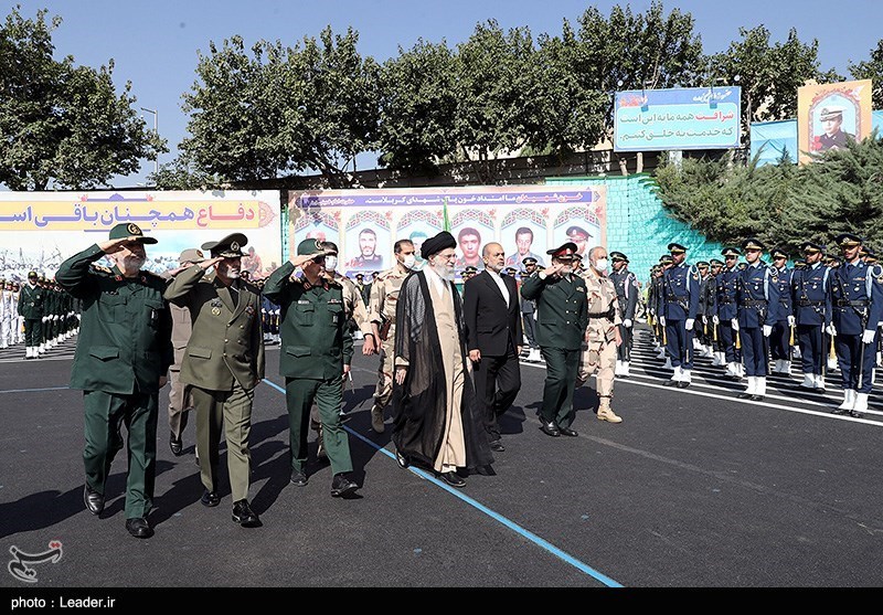 حضور رهبر انقلاب در دانشگاه افسری امام حسن(ع) 