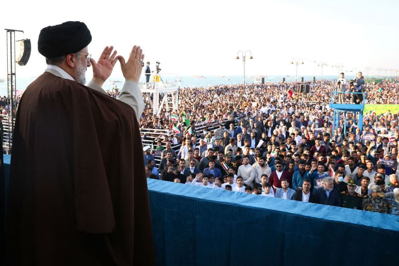 جمع اقشار مختلف مردم بوشهر