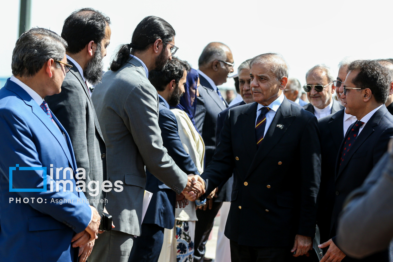 ورود نخست‌وزیر پاکستان به تهران