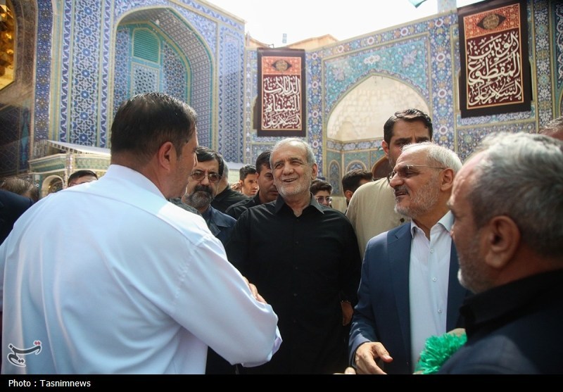 رئیس‌جمهور به زیارت حرم حضرت معصومه(س) مشرف شد