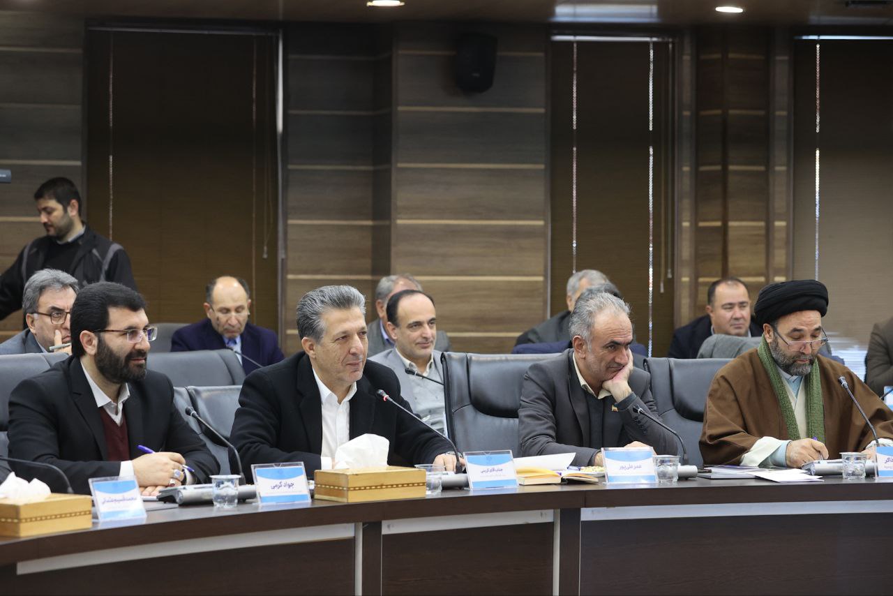  نشست فعالان اقتصادی آذربایجان غربی با حضور قالیباف