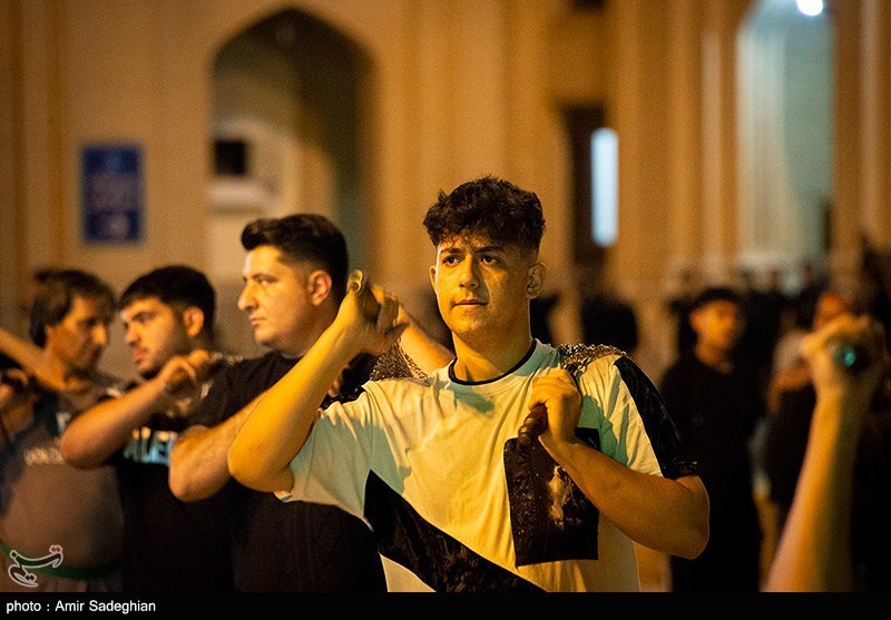 مراسم عزاداری شب هفتم محرم در حرم مطهر حضرت شاهچراغ (ع)