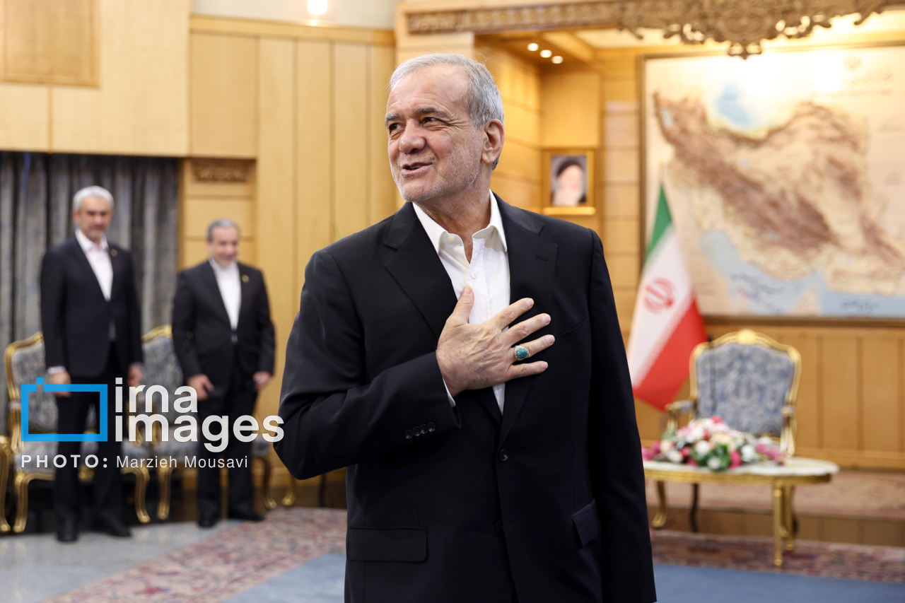 بدرقه رئیس‌جمهور به چین