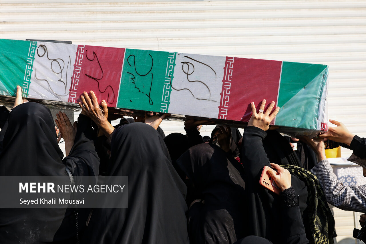 تشییع پیکر مطهر ۳۰۰ شهید گمنام دفاع مقدس در سراسر کشور