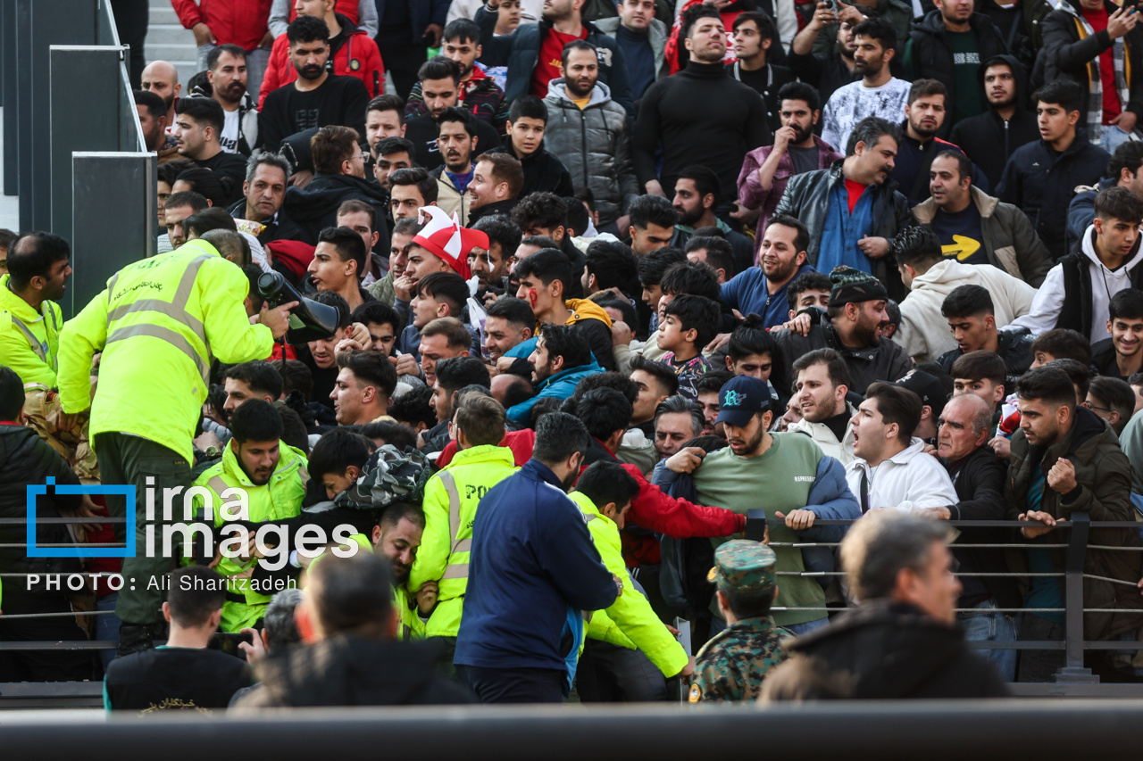 لیگ برتر فوتبال - پرسپولیس و تراکتور