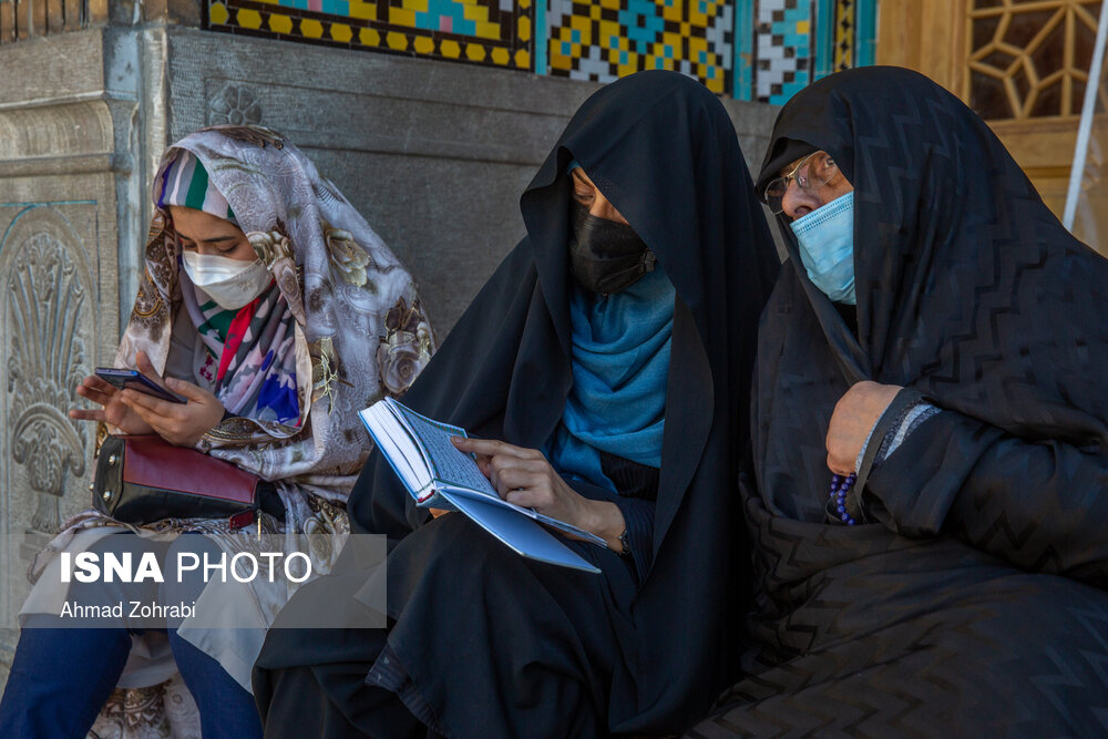 لحظه تحویل سال در حرم حضرت فاطمه معصومه